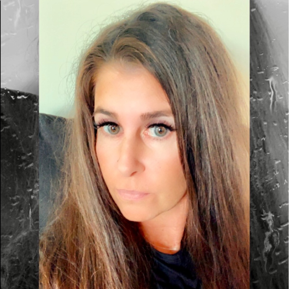 Meet your Posher, Jenn